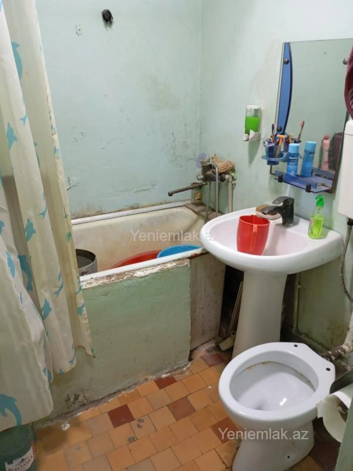 Satılır 2 otaqlı köhnə tikili 42 m²