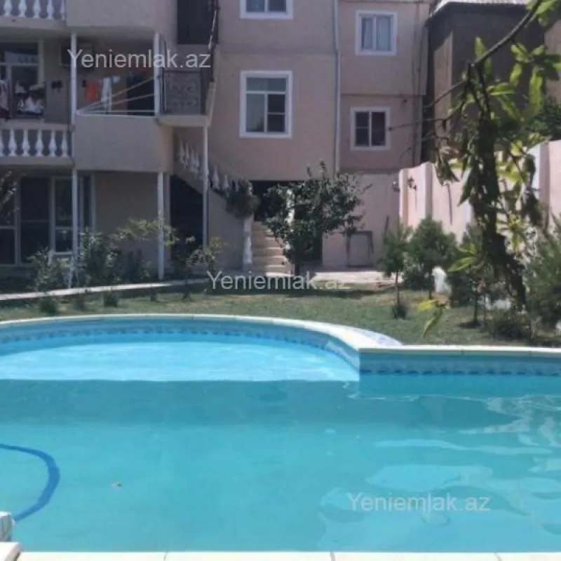 Satılır 10 otaqlı həyət evi 320 m²