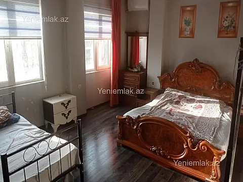Satılır 10 otaqlı həyət evi 320 m²