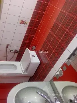 Satılır 10 otaqlı həyət evi 320 m²