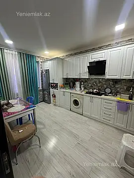 Satılır 4 otaqlı həyət evi 200 m²