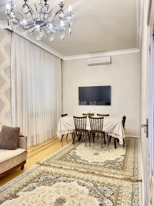 Satılır 6 otaqlı həyət evi 160 m²