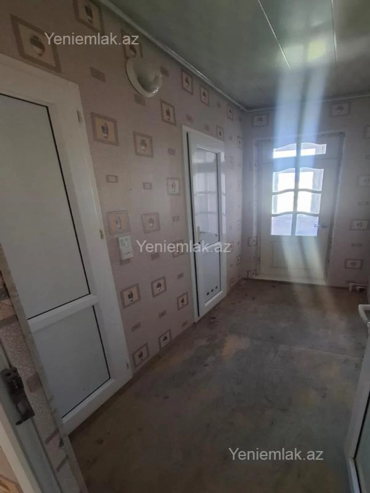 Satılır 2 otaqlı köhnə tikili 56 m²
