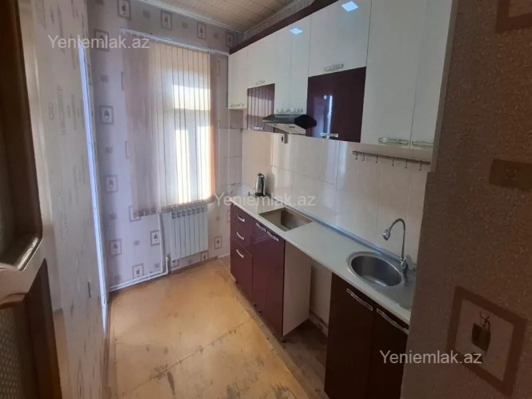 Satılır 2 otaqlı köhnə tikili 56 m²