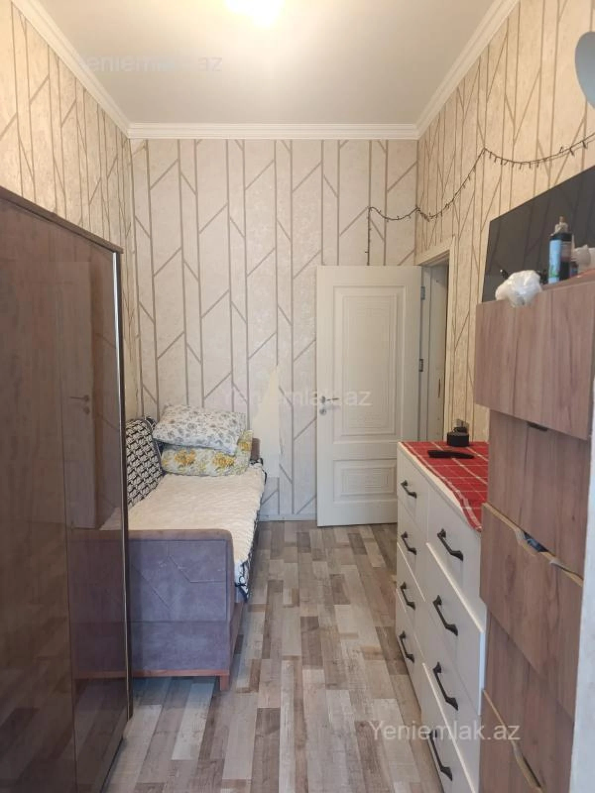 Satılır 2 otaqlı köhnə tikili 65 m²
