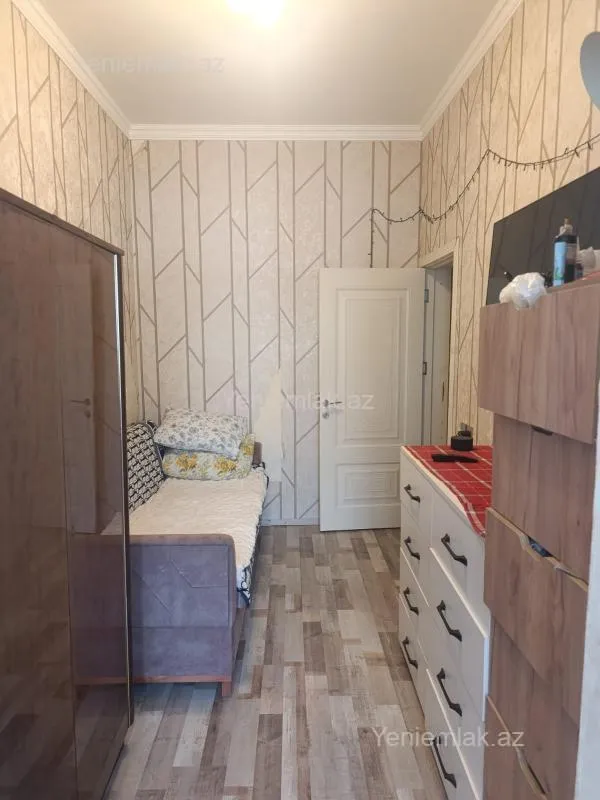 Satılır 2 otaqlı köhnə tikili 65 m²