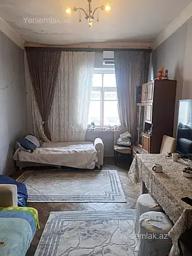 Satılır 2 otaqlı köhnə tikili 65 m²