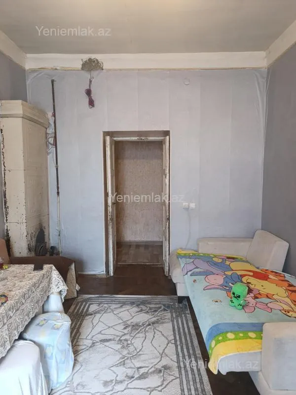 Satılır 2 otaqlı köhnə tikili 65 m²