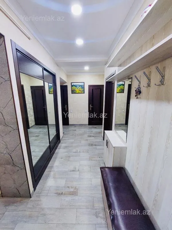 Satılır 4 otaqlı köhnə tikili 120 m²