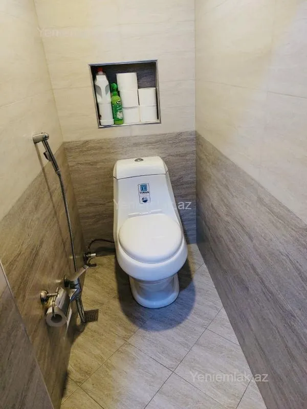 Satılır 4 otaqlı köhnə tikili 120 m²