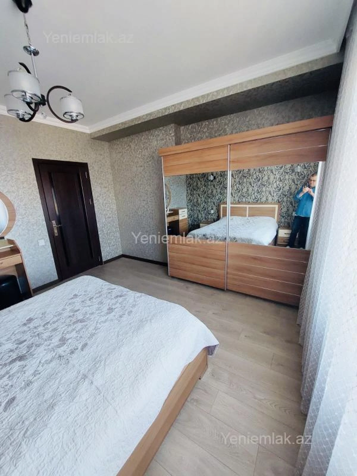 Satılır 4 otaqlı köhnə tikili 120 m²