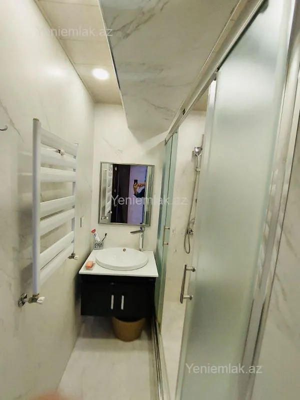 Satılır 4 otaqlı köhnə tikili 120 m²