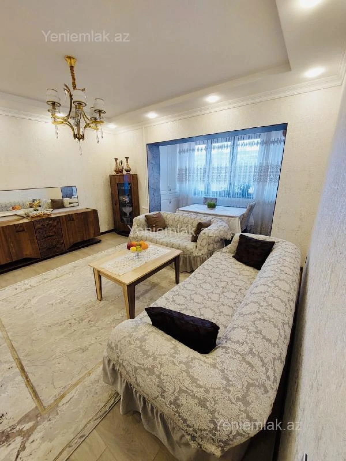 Satılır 4 otaqlı köhnə tikili 120 m²