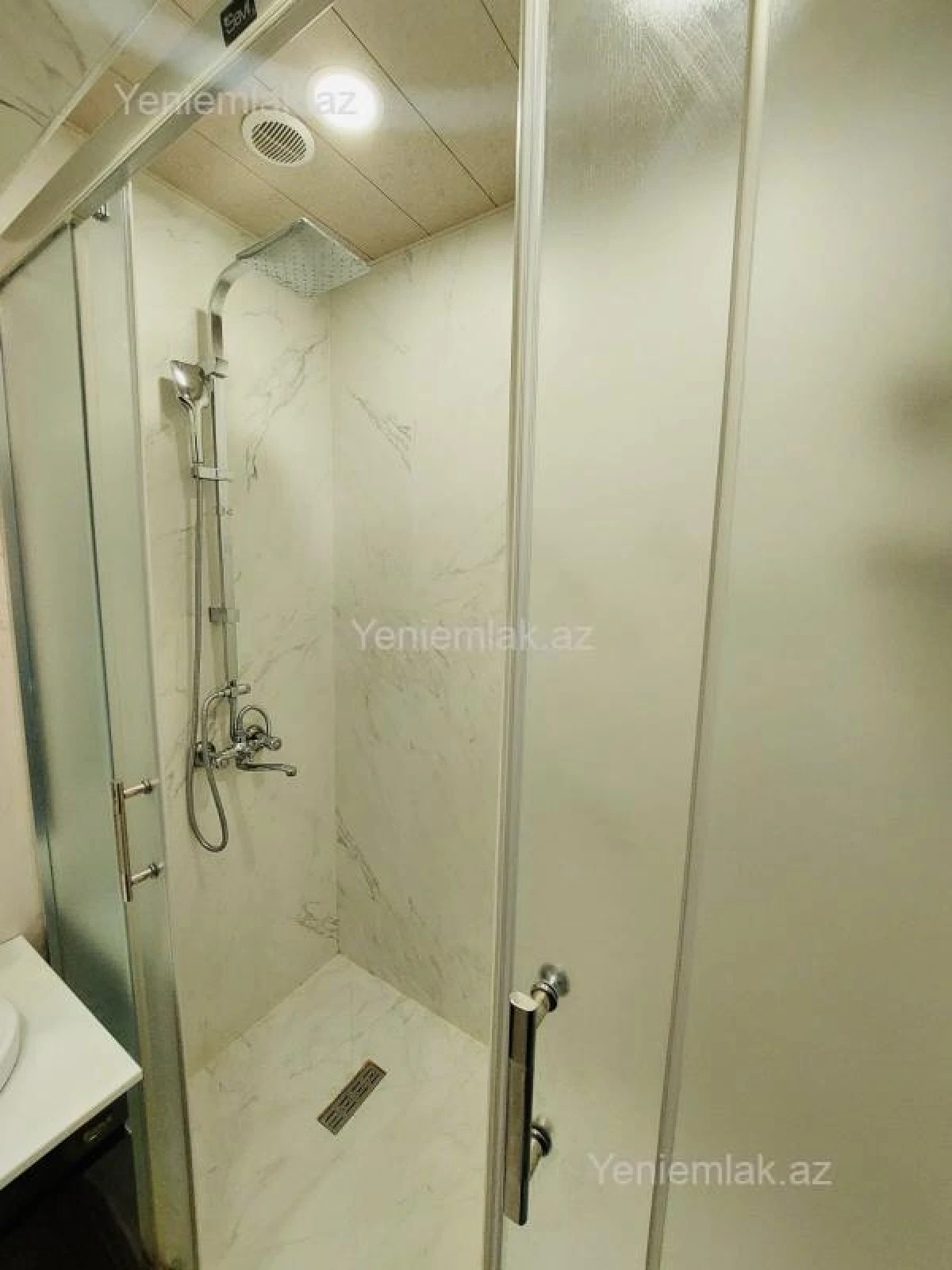 Satılır 4 otaqlı köhnə tikili 120 m²