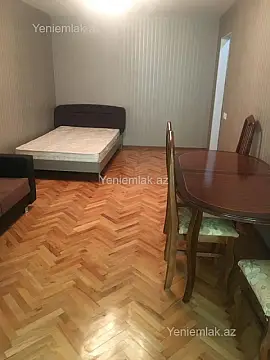 Satılır 1 otaqlı köhnə tikili 35 m²