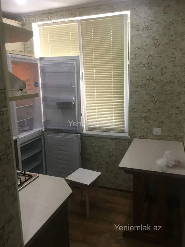 Satılır 1 otaqlı köhnə tikili 35 m²