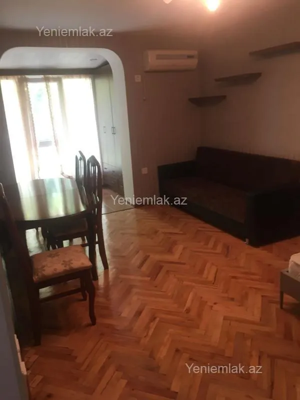 Satılır 1 otaqlı köhnə tikili 35 m²