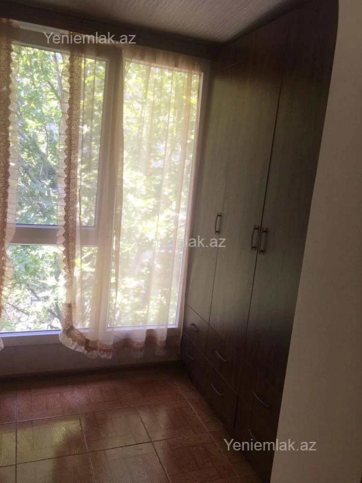 Satılır 1 otaqlı köhnə tikili 35 m²