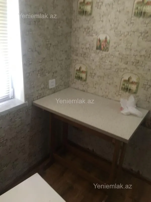 Satılır 1 otaqlı köhnə tikili 35 m²