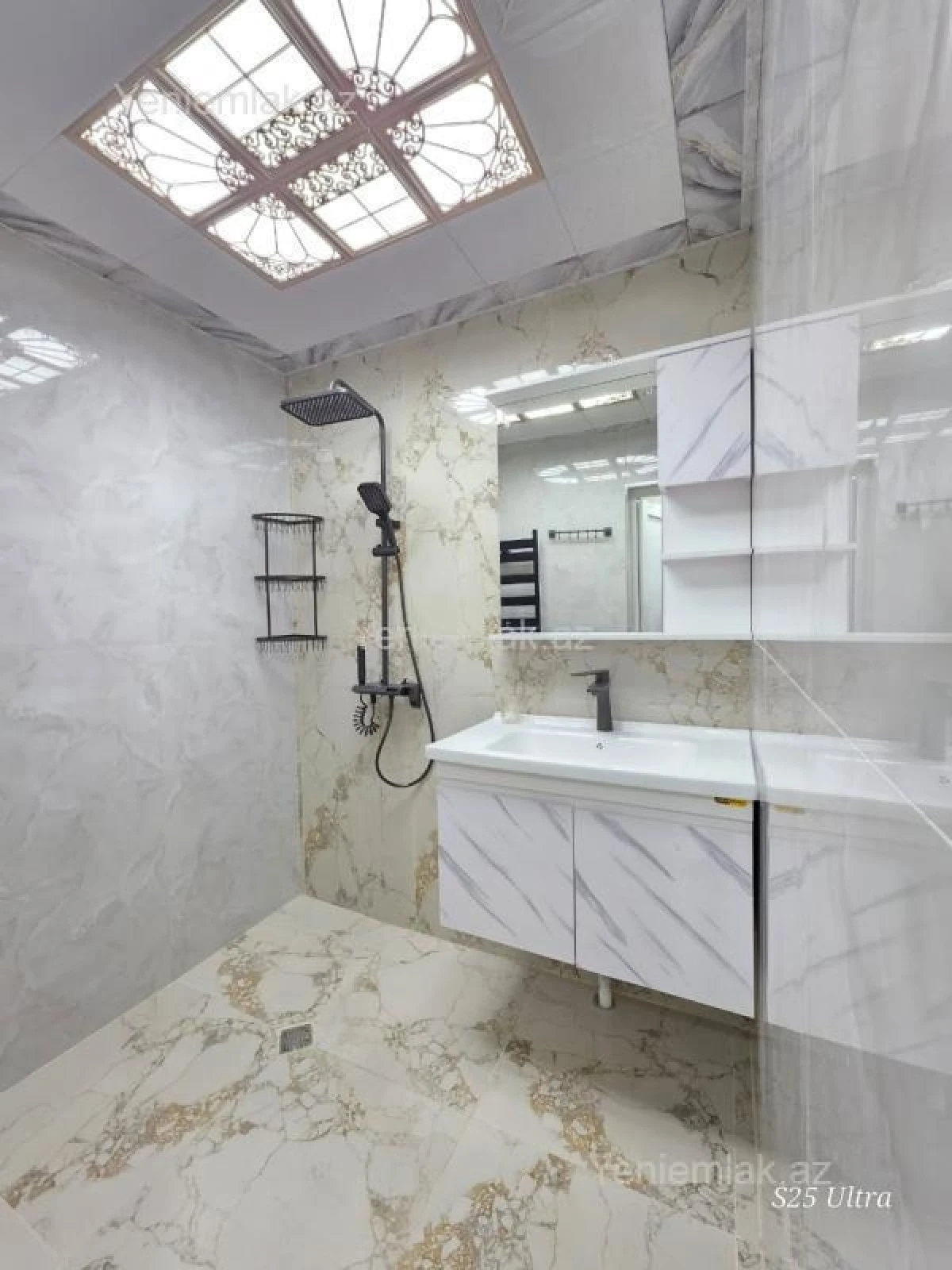 Satılır 3 otaqlı köhnə tikili 75 m²