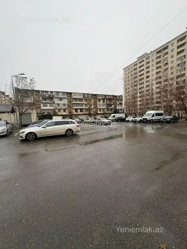 Satılır 3 otaqlı köhnə tikili 88 m²