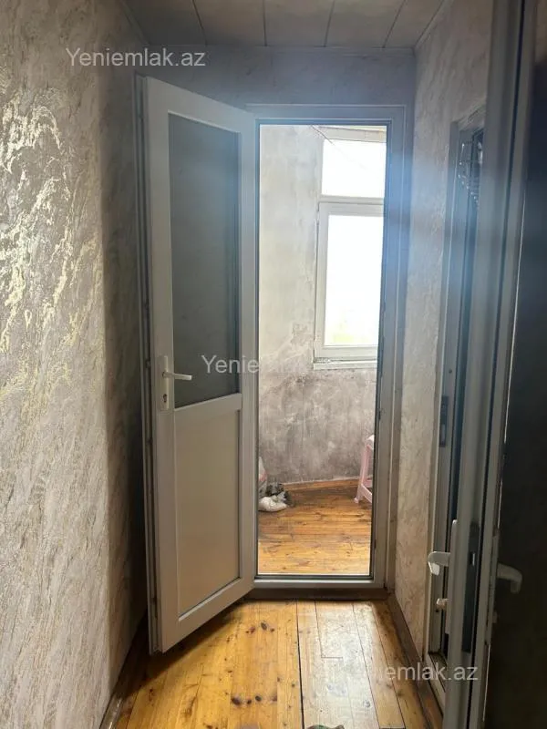 Satılır 2 otaqlı köhnə tikili 60 m²