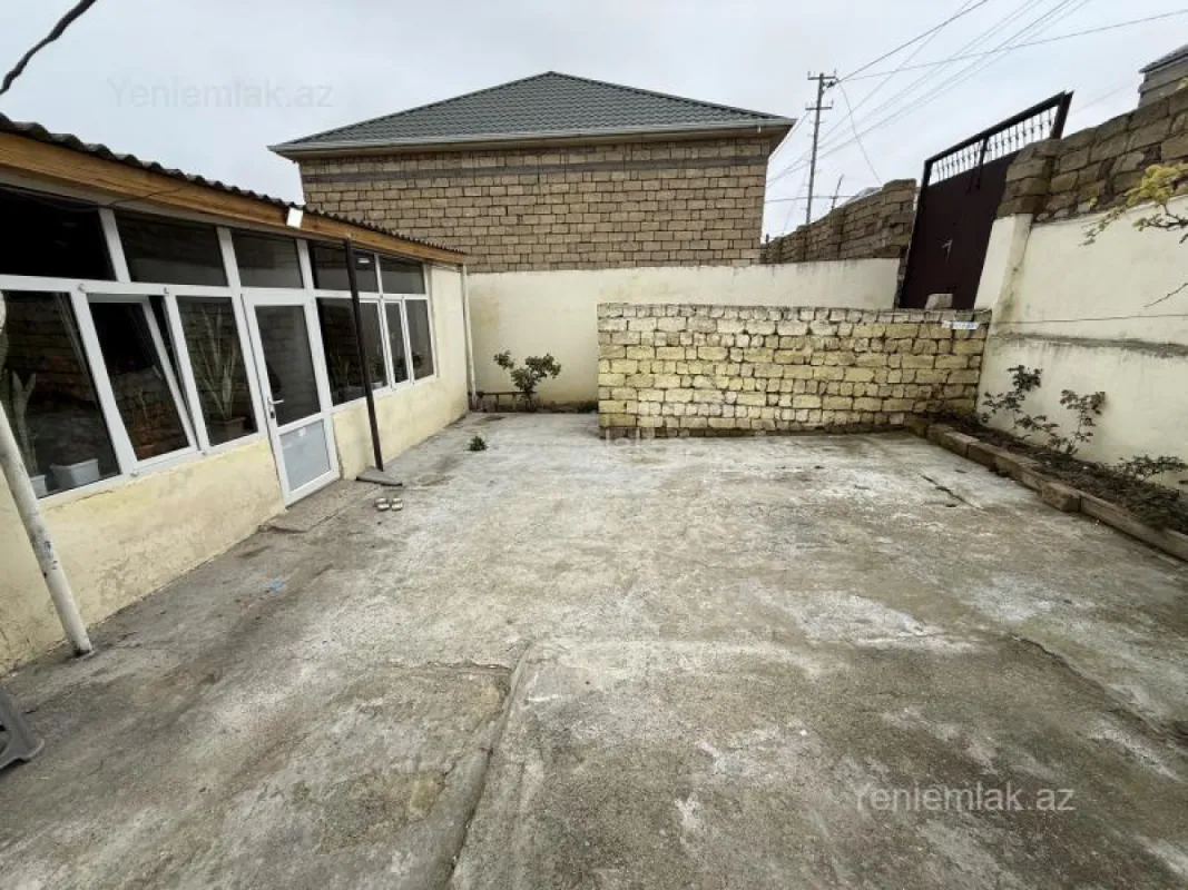 Satılır 4 otaqlı həyət evi 100 m²