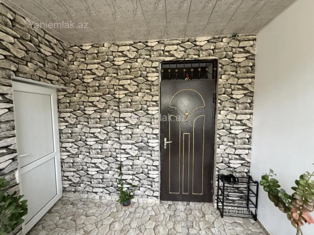 Satılır 4 otaqlı həyət evi 100 m²