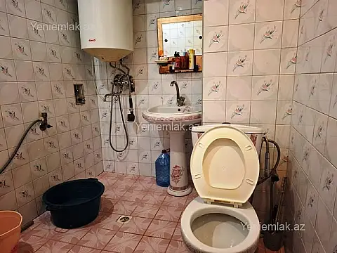 Satılır 1 otaqlı köhnə tikili 32 m²