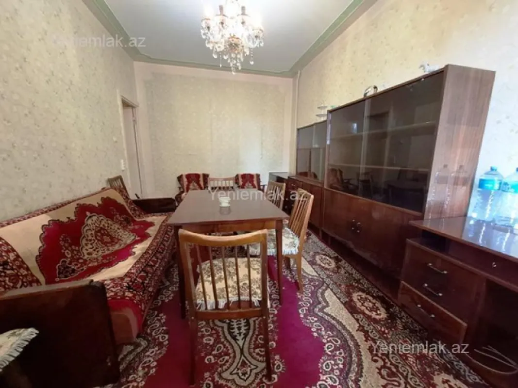 Satılır 1 otaqlı köhnə tikili 32 m²