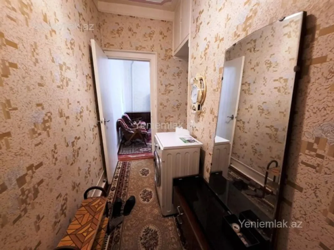 Satılır 1 otaqlı köhnə tikili 32 m²