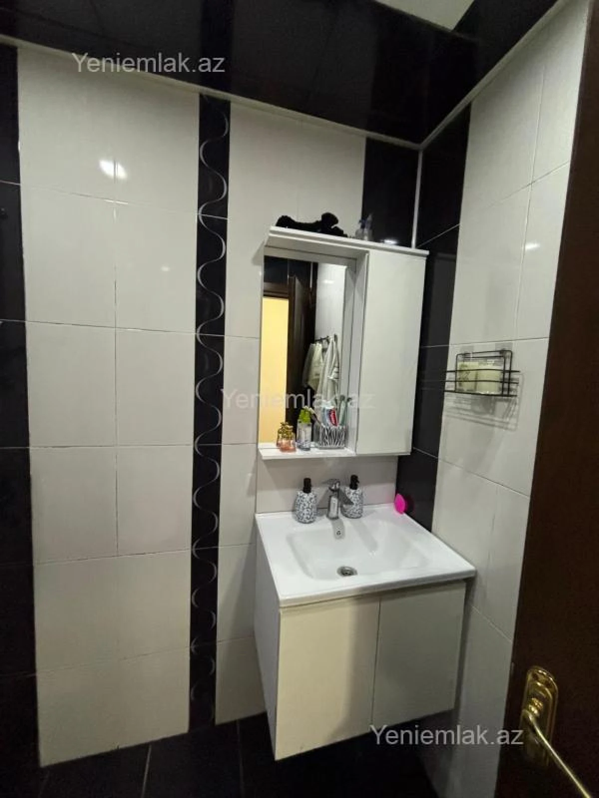 Satılır 2 otaqlı köhnə tikili 41 m²