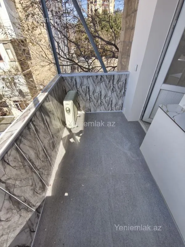 Satılır 1 otaqlı köhnə tikili 30 m²