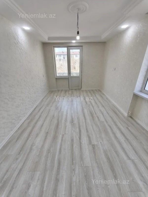Satılır 1 otaqlı köhnə tikili 30 m²