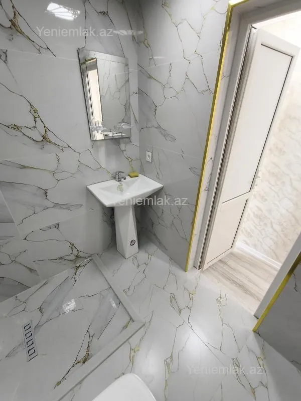 Satılır 1 otaqlı köhnə tikili 30 m²