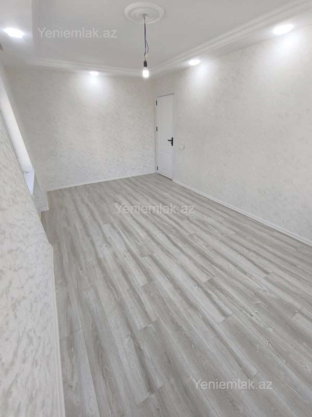 Satılır 1 otaqlı köhnə tikili 30 m²