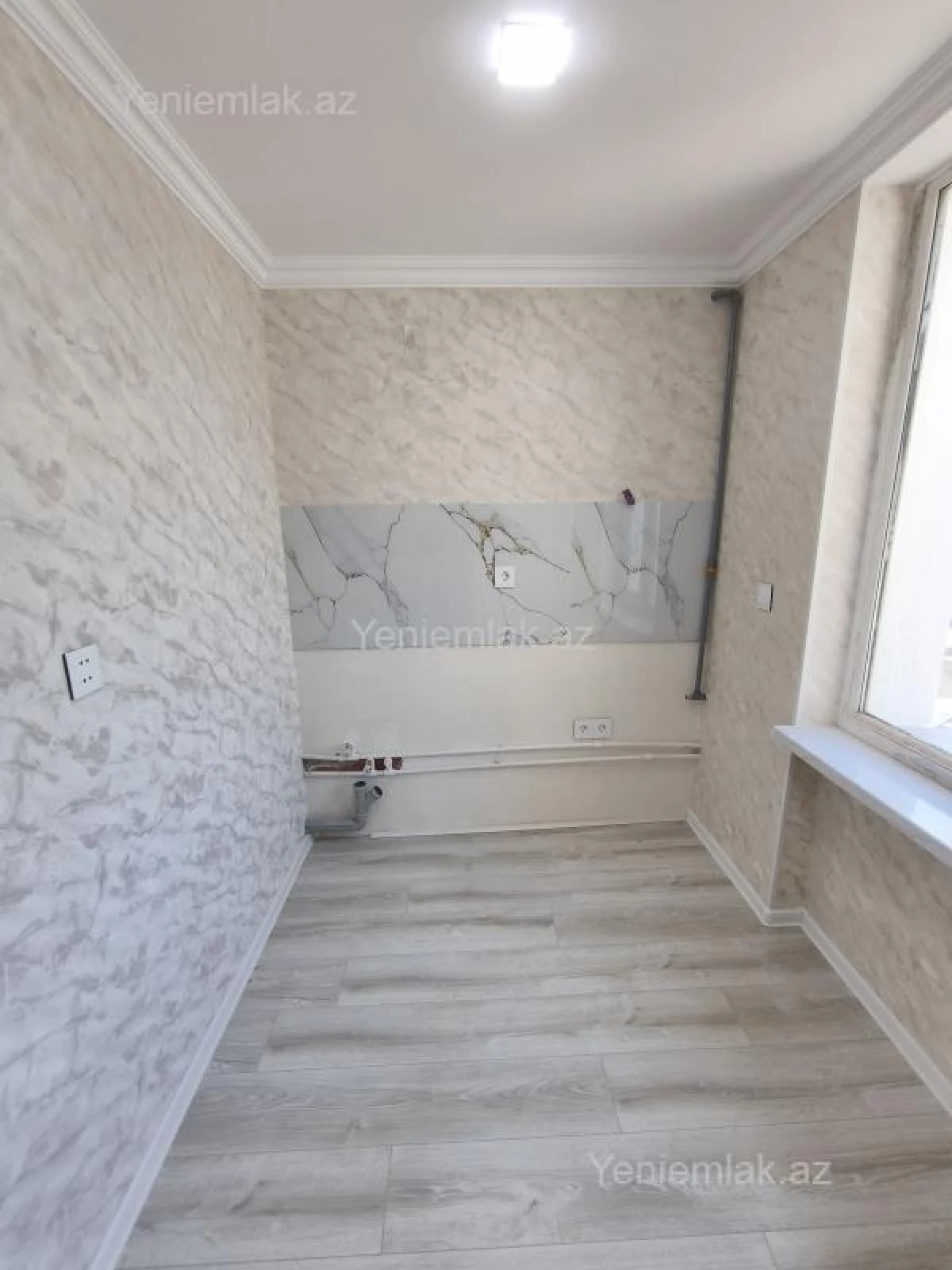 Satılır 1 otaqlı köhnə tikili 30 m²