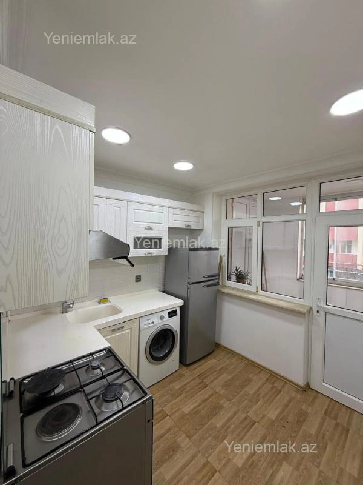 Satılır 3 otaqlı köhnə tikili 70 m²