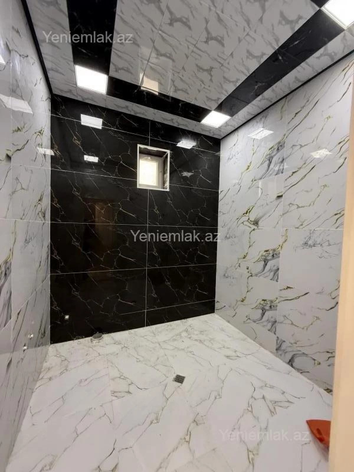 Satılır 6 otaqlı həyət evi 250 m²