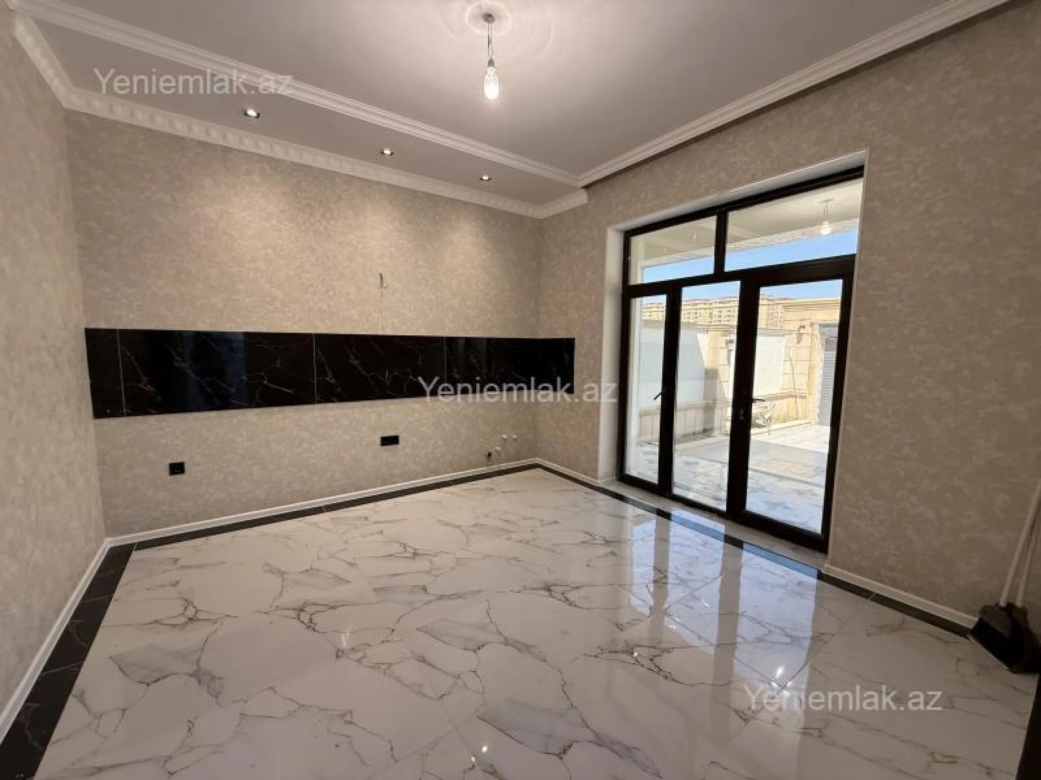 Satılır 6 otaqlı həyət evi 250 m²