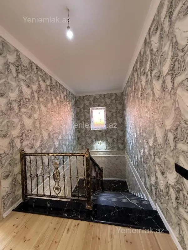 Satılır 6 otaqlı həyət evi 250 m²