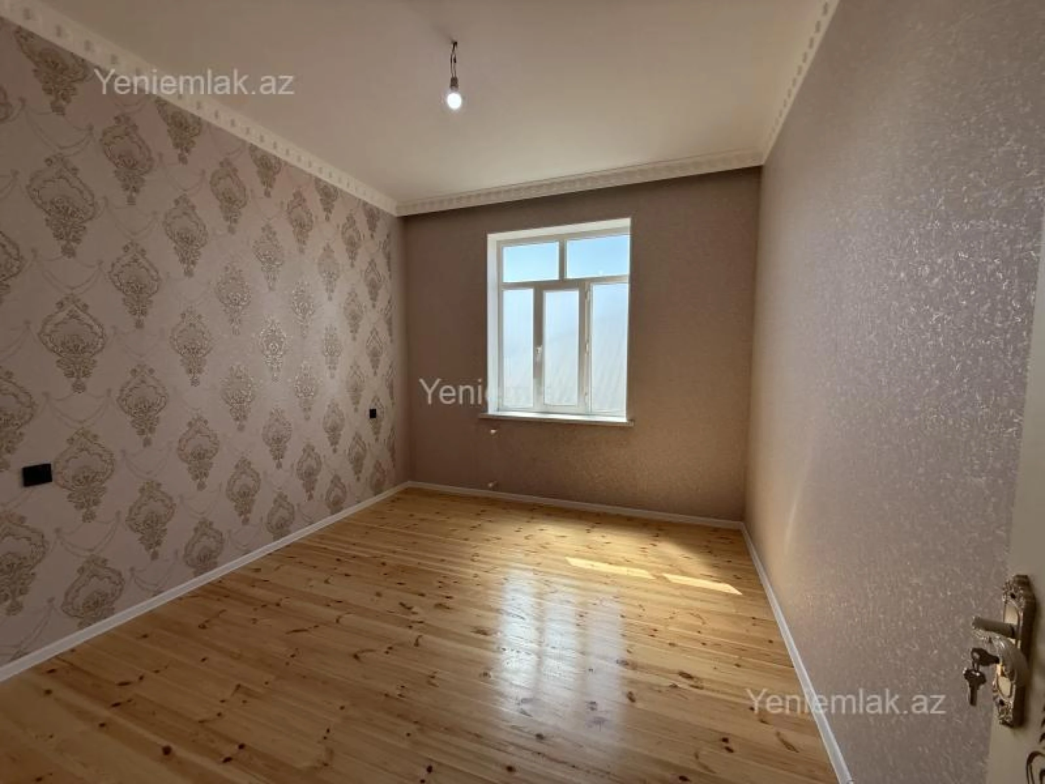 Satılır 6 otaqlı həyət evi 250 m²