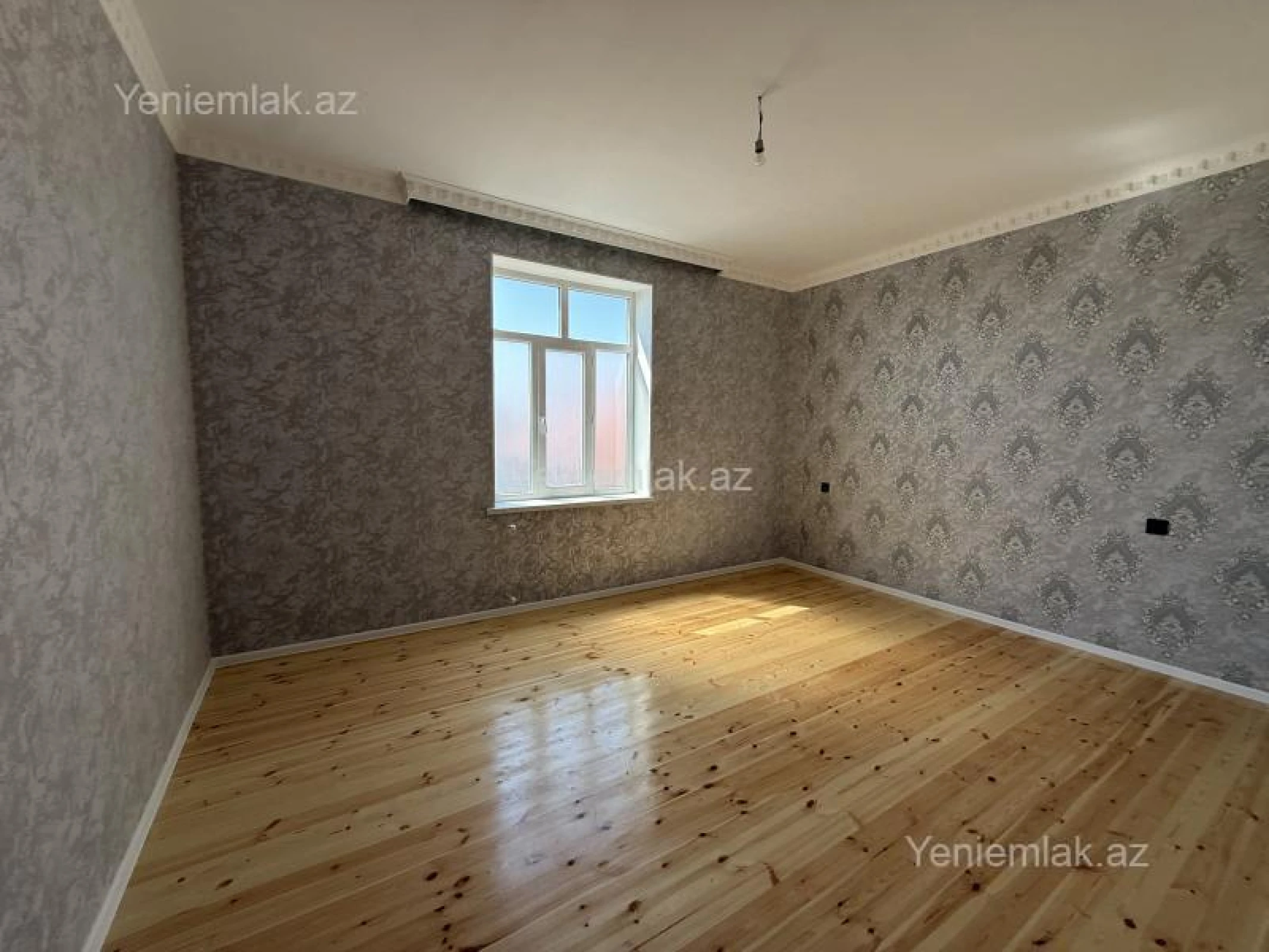 Satılır 6 otaqlı həyət evi 250 m²