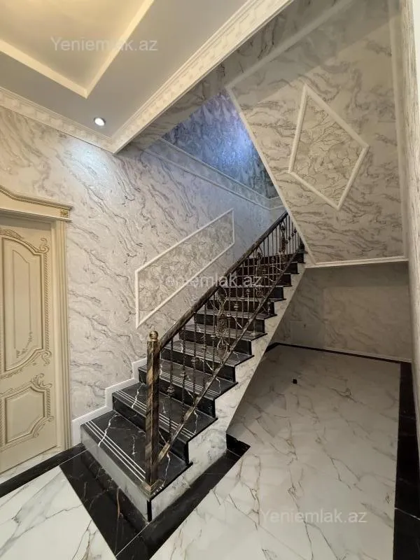 Satılır 6 otaqlı həyət evi 250 m²