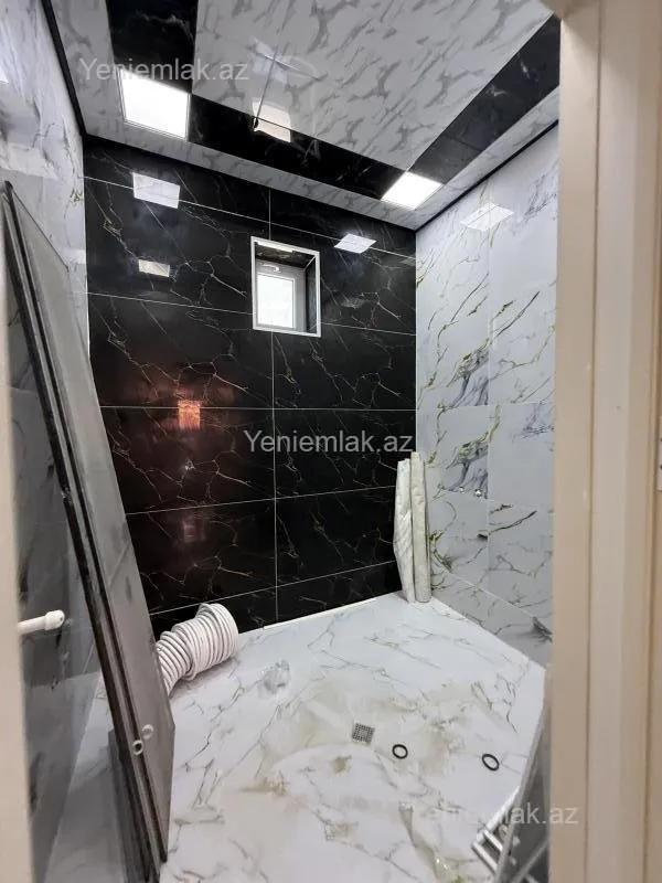 Satılır 6 otaqlı həyət evi 250 m²