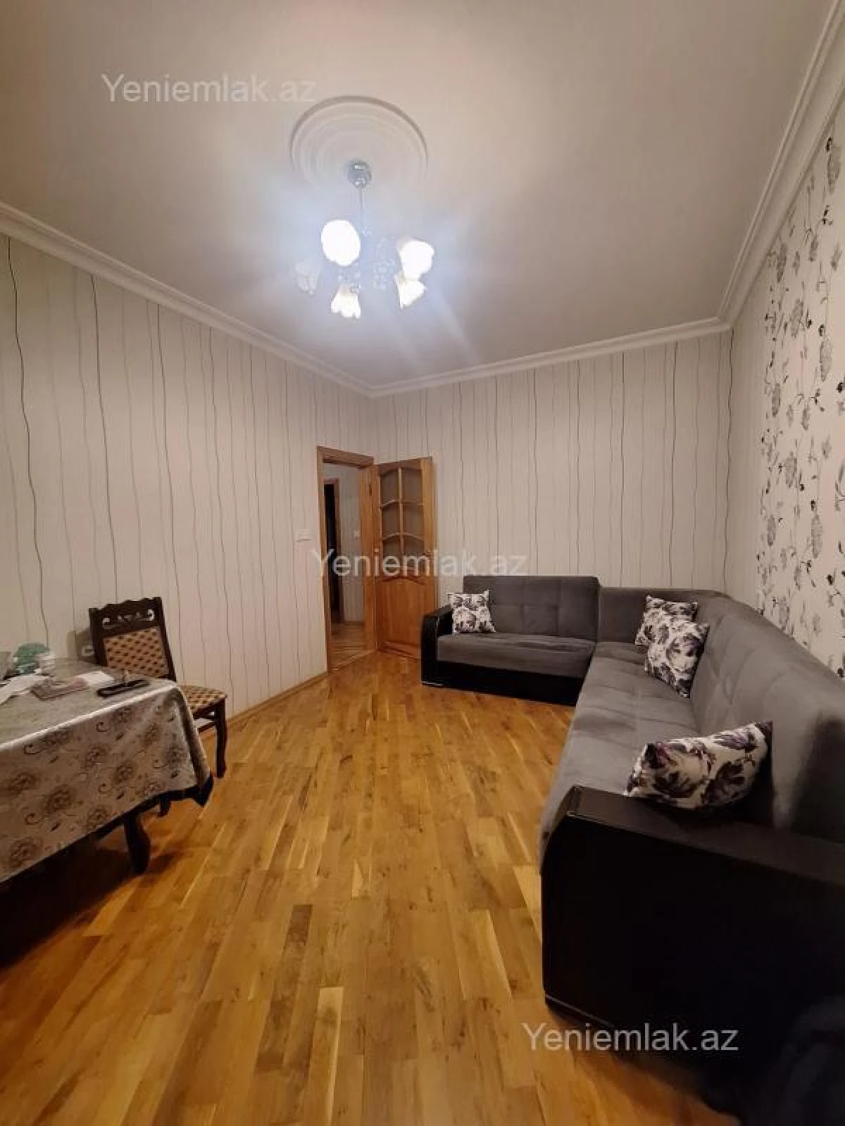 Satılır 3 otaqlı köhnə tikili 82 m²