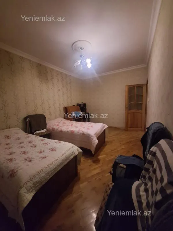 Satılır 3 otaqlı köhnə tikili 82 m²