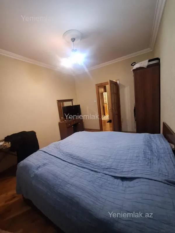 Satılır 3 otaqlı köhnə tikili 82 m²