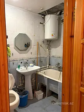 Satılır 2 otaqlı köhnə tikili 55 m²