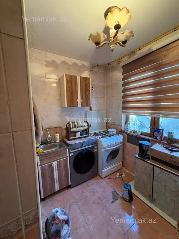 Satılır 2 otaqlı köhnə tikili 55 m²